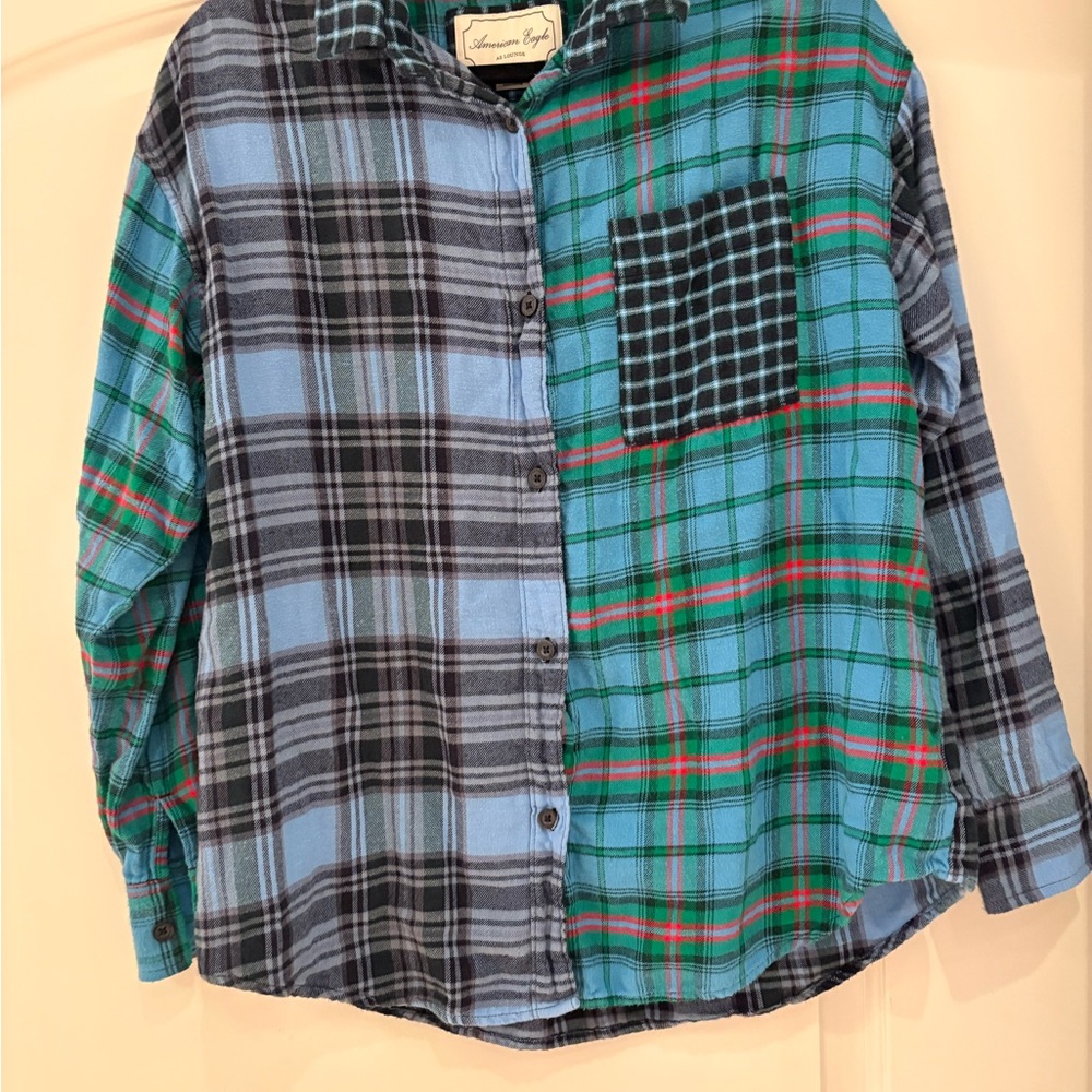 American Eagle Outfitters Two-Tone Plaid Button-Down Shirt in Blue & Green